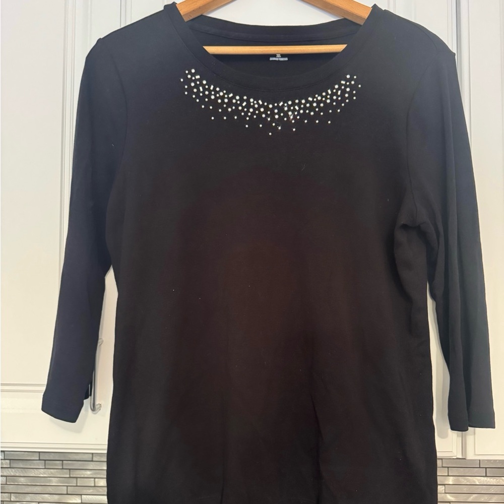Great basic black shirt